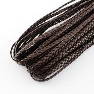 Cordón de cuero de imitacion trenzado disponible en negro y marrón