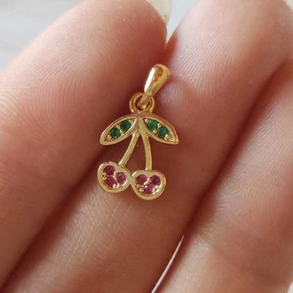 Dije colgante cherry laminado oro 18k/goldfilled cereza con microcircones de colores - Imagen 2