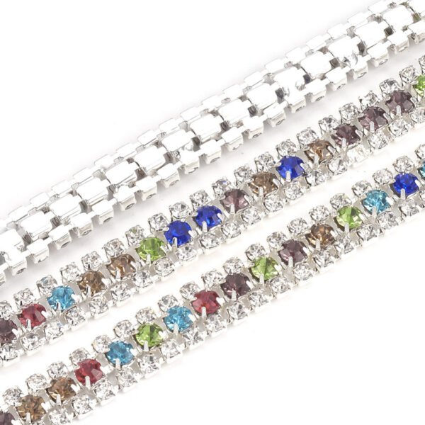 TIRA DE STRASS MULTICOLOR DE LATON PLATEADO (POR METRO)