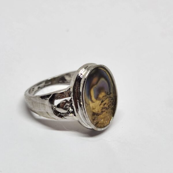 Anillo con nacar natural ovalado 18mm