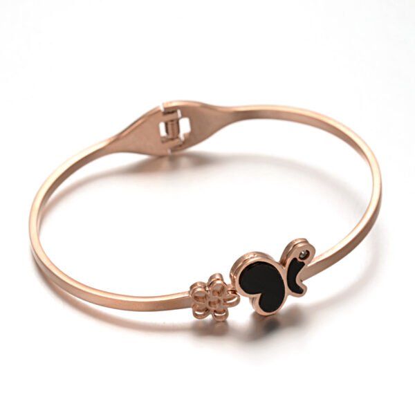 Pulsera esclava de acero rosado con mariposa esmaltada