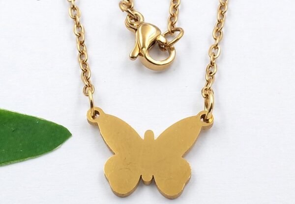 Collar mariposa