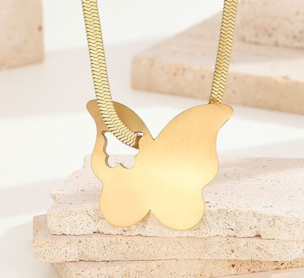 Collar metamorfosis - Imagen 2