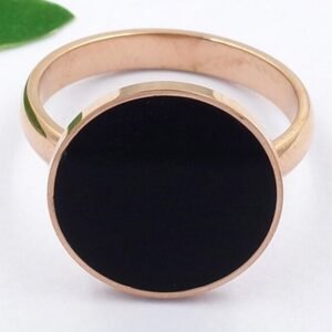 Anillo gold rose con piedra negra
