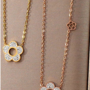 Collar flor con circones