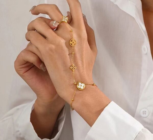 Pulsera con anillo Trébol