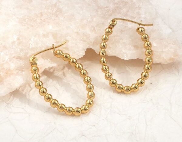 Aros ovales con bolitas