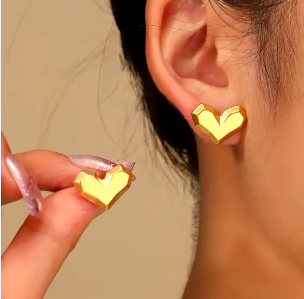 Aros dorados corazones