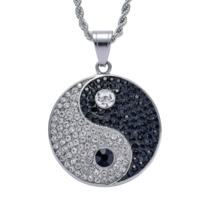 Dije plateado ying y yang con circones